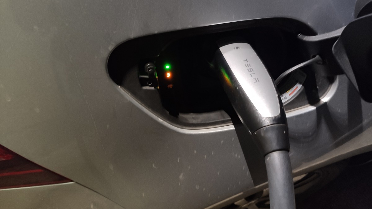 e-Golf lädt am Tesla Destination Charger