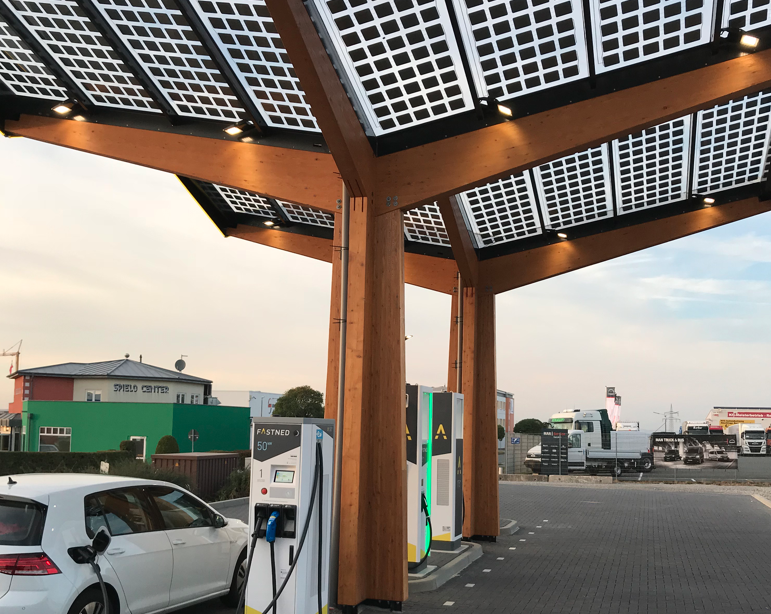 E-Golf bei Fastned Paderborn_